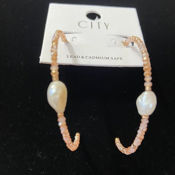 Oversized Hoop Earrings, Pink Sparkle Beads and Freshwater Pearls - Picture 4 of 9